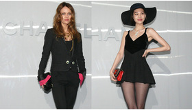 「CHANEL and JAPAN」パーティーにて（左から）ヴァネッサ・パラディ、水原希子