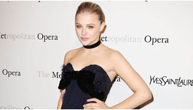 「イヴ・サンローラン」のガラパーティに出席したクロエ・グレース＝モレッツ -(C) Startraks/AFLO