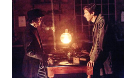 『エジソンズ・ゲーム』 (C)2019 Lantern Entertainment LLC. All Rights Reserved.