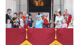 パレードを見守るジョージ王子＆シャーロット王女らロイヤルファミリーの子どもたち／エリザベス女王の誕生日パレードにて (C)Getty Images