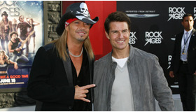 『ロック・オブ・エイジズ』L.A.プレミアにて（左から）ポイズン、トム・クルーズ