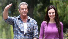 サンタ・モニカでのメル・ギブソン＆マデリーン・ストウ -(C) FameFlynet／AFLO