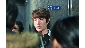 矢代聖_宮沢氷魚『騙し絵の牙』（C）2021「騙し絵の牙」製作委員会