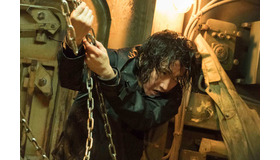 映画『太陽は動かない』（C）吉田修一／幻冬舎 （C）2020 「太陽は動かない」製作委員会