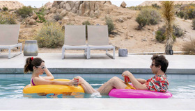 『パーム・スプリングス』(c)2020 PS FILM PRODUCTION,LLC ALL RIGHTS RESERVED.