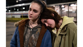 『17歳の瞳に映る世界』　（C）2020 FRIENDS IN TROUBLE LLC / FOCUS FEATURES LLC