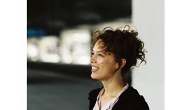 『水を抱く女』パウラ・ベーア　(C) SCHRAMM FILM / LES FILMS DU LOSANGE / ZDF / ARTE / ARTE France Cinema 2020