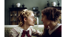 『アンモナイトの目覚め』（C）2020 The British Film Institute, British Broadcasting Corporation & Fossil Films Limited