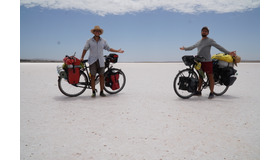 オーストリア　『オーストリアからオーストラリアへ　ふたりの自転車大冒険』　 （C） Aichholzer Film / Dominik Bochis / Andreas Buciuman