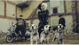 『クルエラ』（C） 2021 Disney Enterprises, Inc. All Rights Reserved.