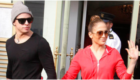 ジェニファー・ロペス、キャスパー・スマート