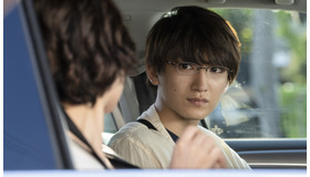 『先生、私の隣に座っていただけませんか？』（C）2021「先生、私の隣に座っていただけませんか？」製作委員会