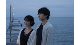 『先生、私の隣に座っていただけませんか？』（C）2021「先生、私の隣に座っていただけませんか？」製作委員会