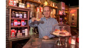 ジェームズ・マイケル・タイラー Photo by Jason Kempin/Getty Images for Warner Bros. Studio Tour Hollywood