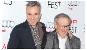 グローマンズ・チャイニーズ・シアターにて『リンカーン』ダニエル・デイ＝ルイス、スティーヴン・スピルバーグ -(C) Abaca／AFLO