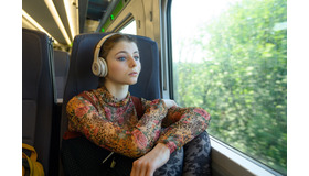 『ラストナイト・イン・ソーホー』 田舎のネズミスタイル!?　（C）2021 FOCUS FEATURES LLC. ALL RIGHTS RESERVED