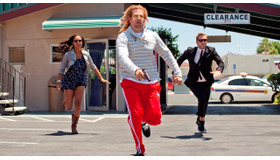 『HIT＆RUN』 -(C) 2012 Exclusive Media Group Holdings, Inc. All rights reserved.