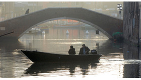 『ある海辺の詩人―小さなヴェニスで―』 -(C) 2011 Jolefilm S.r.l.- Æternam Films S.a.r.l - ARTE France Cinéma