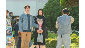 『手紙と線路と小さな奇跡』（C）2021 LOTTE ENTERTAINMENT & BLOSSOM PICTURES CO., LTD. All Rights Reserved.