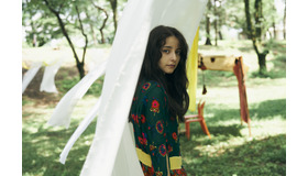 『マイスモールランド』クルド民族衣装を纏う 嵐莉菜　（C）2022「マイスモールランド」製作委員会