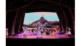 「東京ディズニーシー20周年“シャイニング・ウィズ・ユー”」 As to Disney artwork, logos and properties： (C) Disney