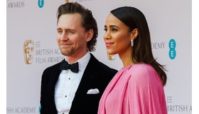 トム・ヒドルストン＆ゾウイ・アシュトン Photo by Tristan Fewings/Getty Images