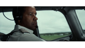 デンゼル・ワシントンがスタントなしで緊迫の背面飛行シーンに挑んだ