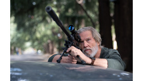 「ザ・オー ルドマン～元 CIA の葛藤」　（C）2022 Disney and its related entities