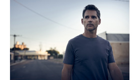 『渇きと偽り』（C）2020TheDryFilmHoldingsPtyLtdandScreenAustralia