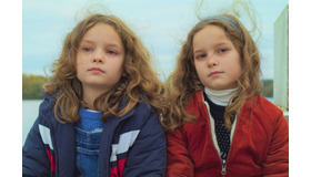 『秘密の森の、その向こう』（C）2021 Lilies Films / France 3 Ciném