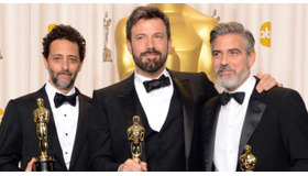 第85回アカデミー賞で作品賞を受賞したグラント・ヘスロヴ、ベン・アフレック、ジョージ・クルーニー -(C) Getty Images