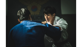 『警官の血』（C）2022 ACEMAKER MOVIEWORKS & LEEYANG FILM. All Rights Reserved.