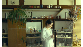 『ジョージア、⽩い橋のカフェで逢いましょう』© DFFB, Sakdoc Film, New Matter Films, rbb, Alexandre Koberidze