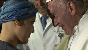 『旅するローマ教皇』© 2022 21Uno Film srl Stemal Entertainment srl