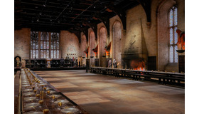 大広間「ワーナー ブラザース スタジオツアー東京 ‐ メイキング・オブ・ハリー・ポッター」‘Wizarding World’ and all related names, characters and indicia are trademarks of and © WarnerBros. Entertainment Inc. – Wizarding World publishing rights © J.K. Rowling.