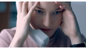 『アシスタント』　©2019LuminaryProductions,LLC.AllRightsReserved.