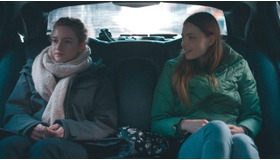 『アシスタント』　©2019LuminaryProductions,LLC.AllRightsReserved.