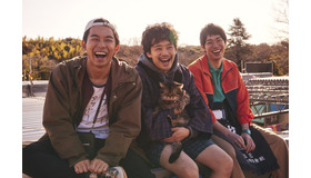 「季節のない街」