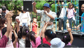 カリスマラッパー・Kダブ・シャインが子供たちとコラボレーション