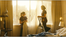 『裸足になって』　©THE INK CONNECTION - HIGH SEA - CIRTA FILMS - SCOPE PICTURES FRANCE 2 CINÉMA - LES PRODUCTIONS DU CH'TIHI - SAME PLAYER, SOLAR ENTERTAINMENT