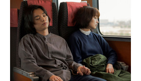 『ほつれる』 ⓒ2023「ほつれる」製作委員会＆COMME DES CINEMAS