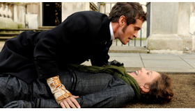 『ヒステリア』 -(C) PHOTO -(C) LIAM DANIEL2 -(C) 2010 HYSTERIA FILMS LIMITED, ARTE FRANCE CINEMA AND BY ALTERNATIVE PICTURES S.A.R.L.