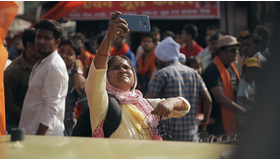 『燃えあがる女性記者たち』©BLACK TICKET FILMS. ALL RIGHTS RESERVED.