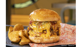 気分はトニー・スターク？スペシャルメニュー＜地球最強のチーズバーガー＞アンバサダーホテルに新登場 ©Disney ©MARVEL