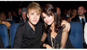 ラブラブだった頃のジャスティン・ビーバー＆セレーナ・ゴメス -(C) Getty Images