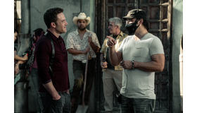 ベン・アフレックとロバート・ロドリゲス監督『ドミノ』© 2023 Hypnotic Film Holdings LLC. All Rights Reserved.