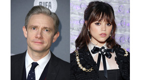 マーティン・フリーマン Photo by Mike Marsland/Mike Marsland/WireImage／ジェナ・オルテガ Photo by Cindy Ord/MG23/Getty Images for The Met Museum/Vogue