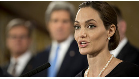 G8会合に出席するアンジェリーナ・ジョリー -(C) Getty Images