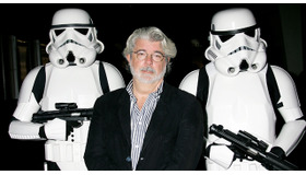 ストーム・トルーパーに確保されてしまったジョージ・ルーカス監督／『スター・ウォーズ』-(C) Getty Images