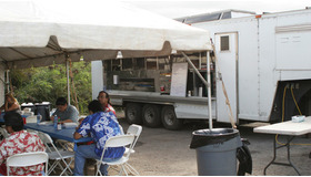 「LOST　シーズン3」 撮影現場のカフェテント -(C) Touchstone Television